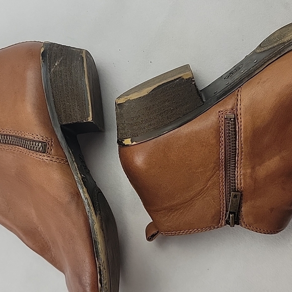 Lucky Brand LK-Basel tan genuine leather zip up ankle booties - Picture 9 of 9